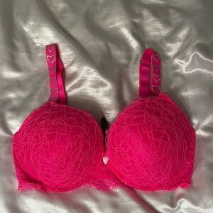 Victoria's Secret heart bra BRAND NEW never worn